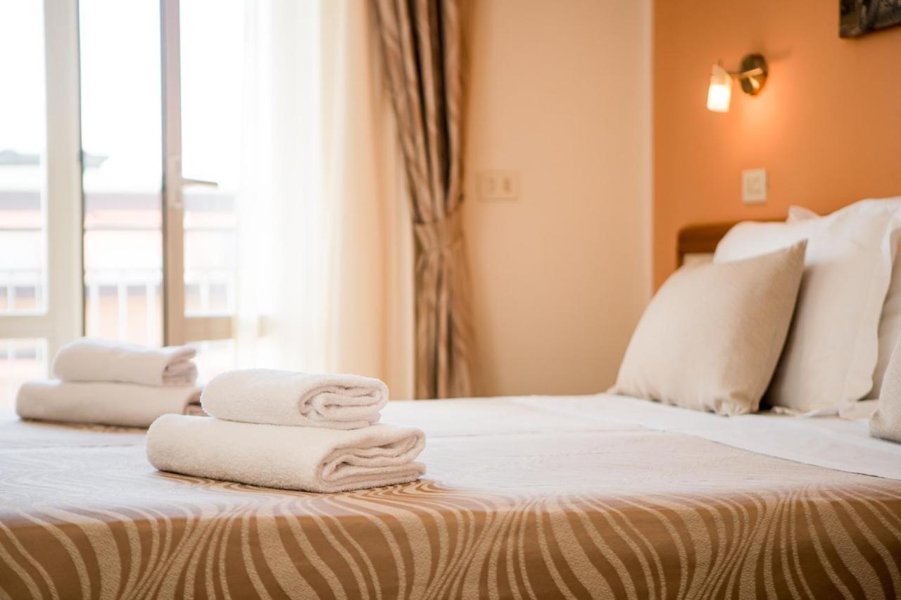 Unique Hotel Чезенатико Экстерьер фото