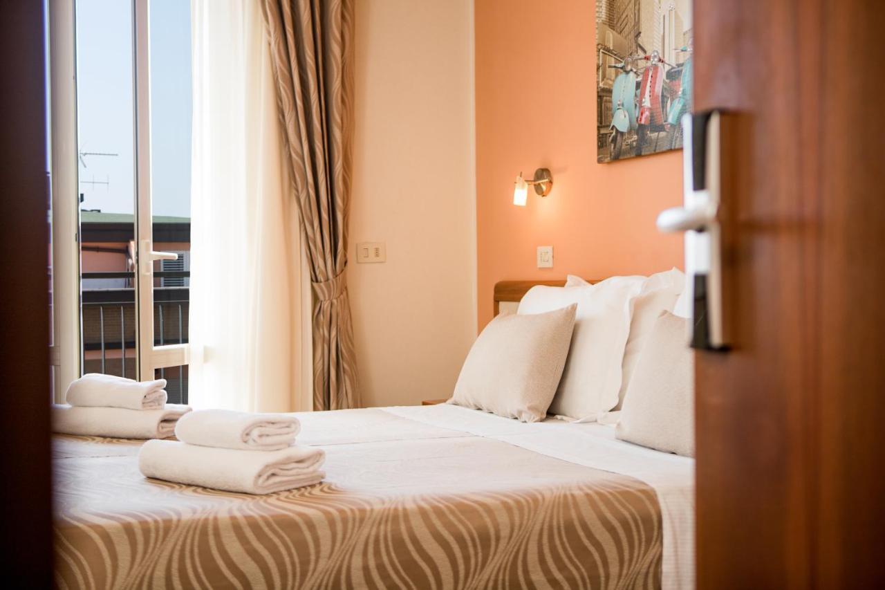 Unique Hotel Чезенатико Экстерьер фото
